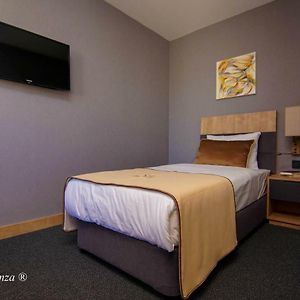 Deluxe Zimmer mit Kingsize-Bett